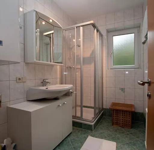 Laerchenalm 圣马丁安提奈各布里奇